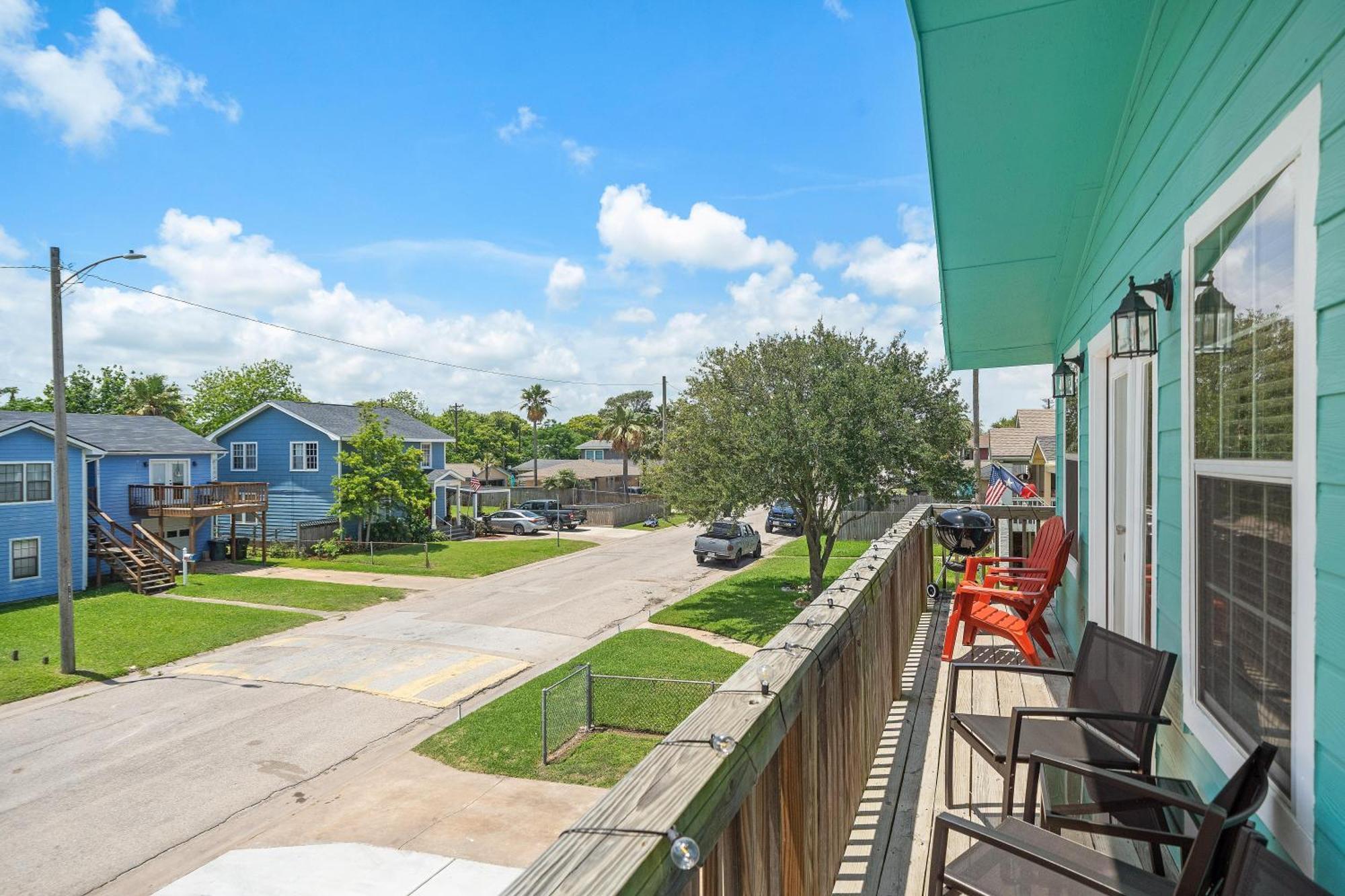 Nr Beach Pier Oasis Game Tables Yard Bbq Galveston
