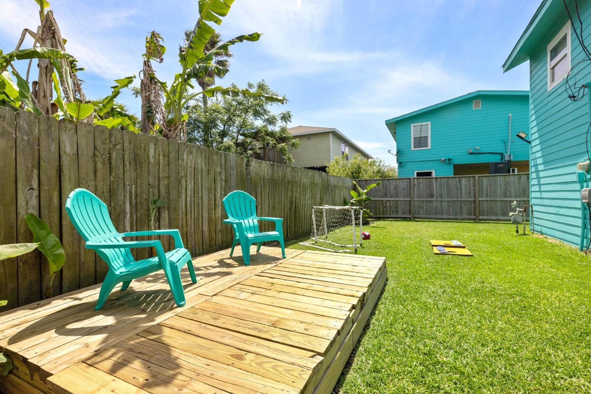 Nr Beach Pier Oasis Game Tables Yard Bbq Holiday home *